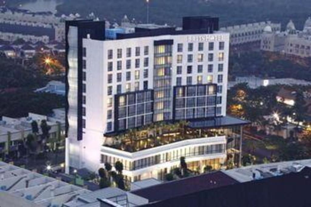Brits Hotel Karawang Exterior photo