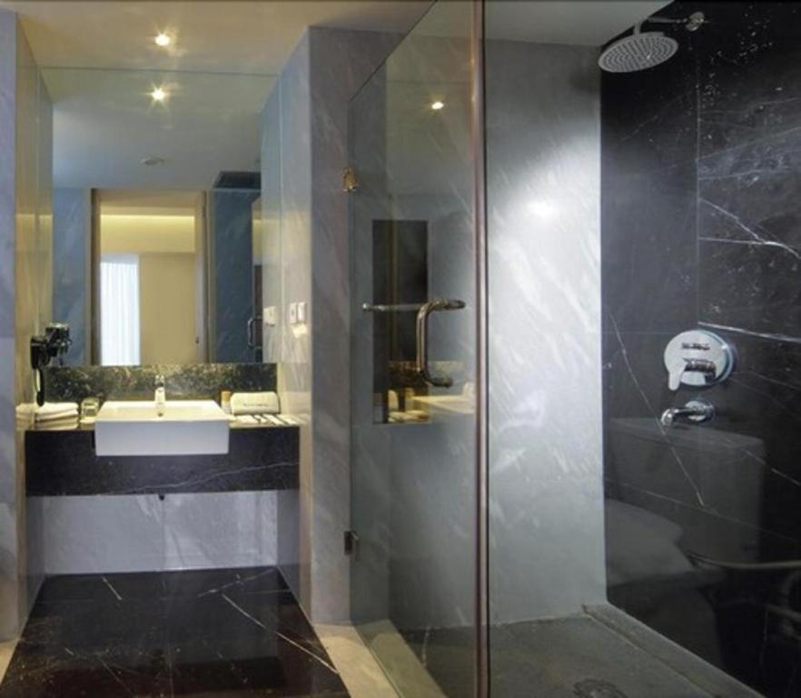 Brits Hotel Karawang Exterior photo