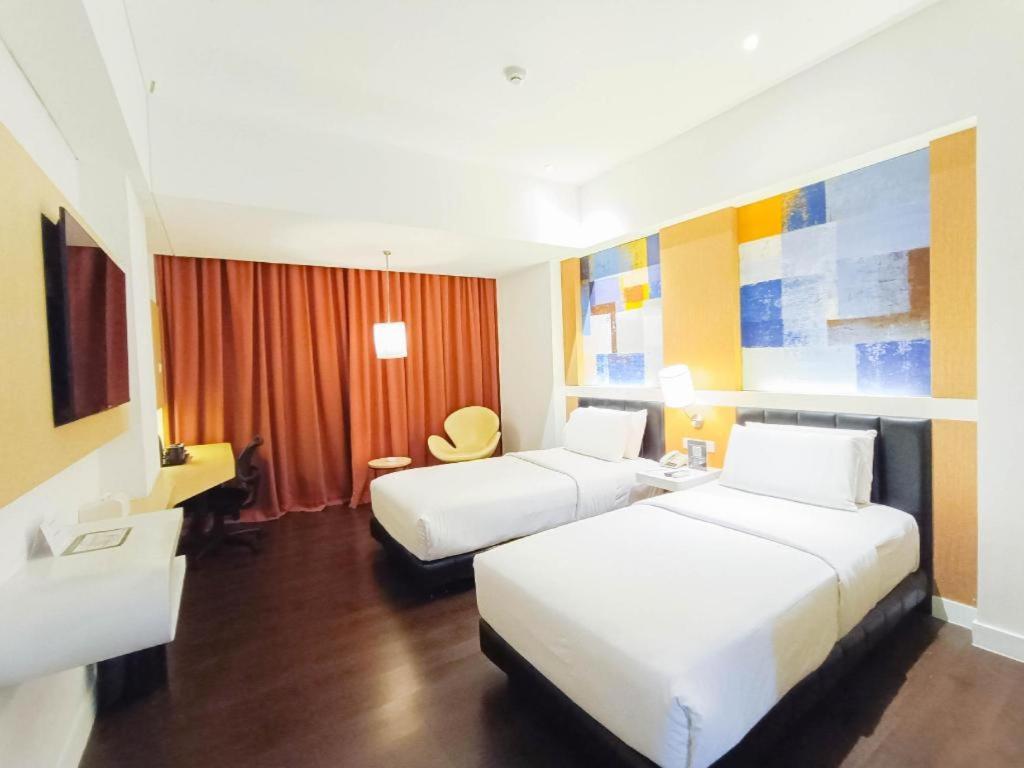 Brits Hotel Karawang Exterior photo