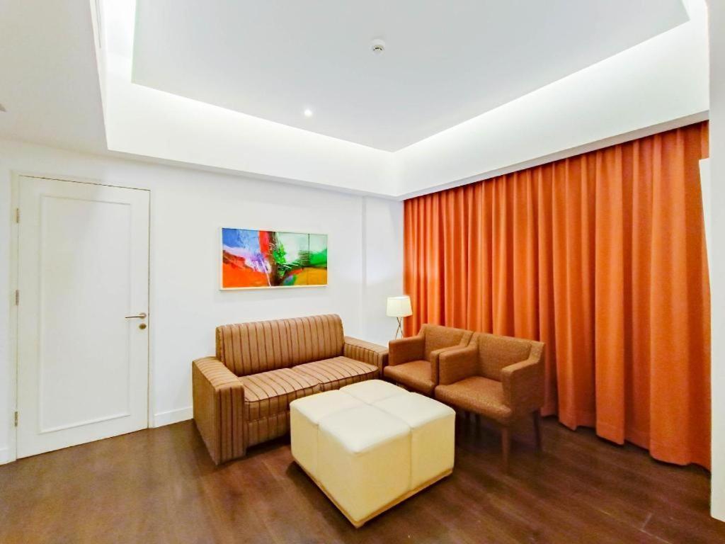 Brits Hotel Karawang Exterior photo