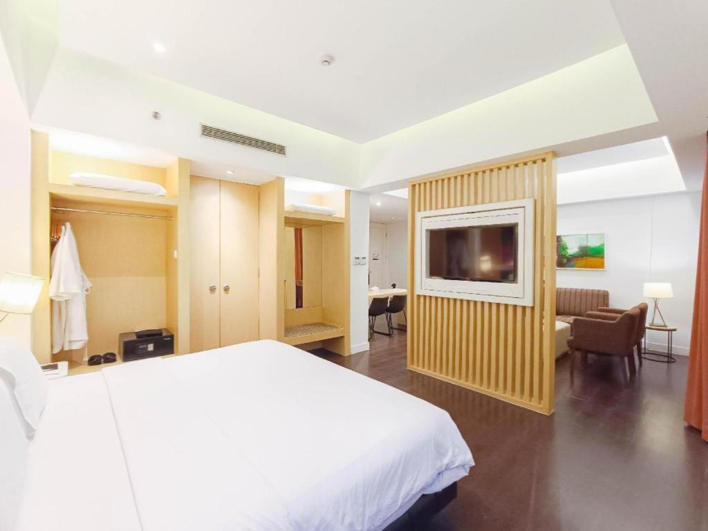 Brits Hotel Karawang Exterior photo