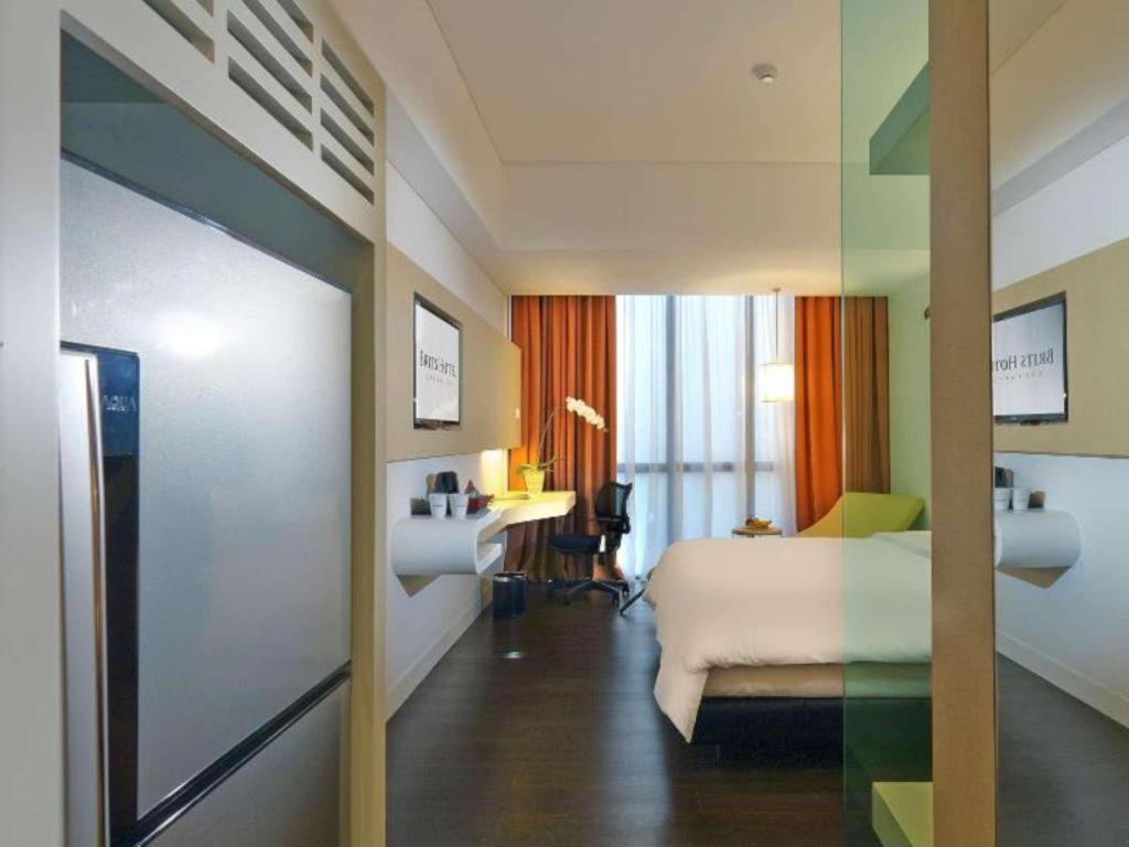 Brits Hotel Karawang Exterior photo