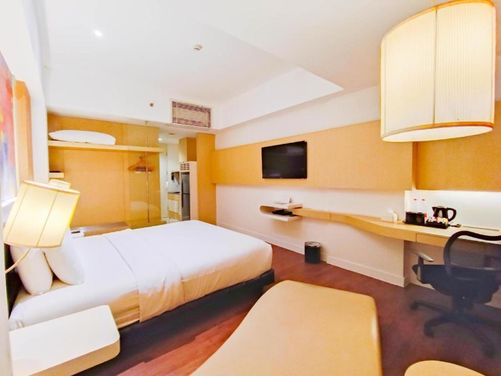 Brits Hotel Karawang Exterior photo